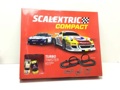 KIT PISTA Y COCHES SLOT SCALEXTRIC TURBO TWISTER