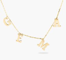 collar de oro con letras personalizado