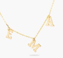 collar de oro con letras personalizado