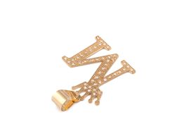 colgante inicial con corona y circonitas personalizado