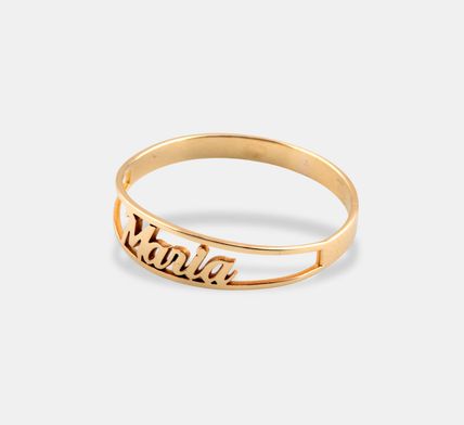 anillo de oro con nombre personalizado