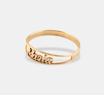 anillo de oro con nombre personalizado