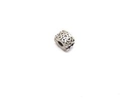 abalorio pandora charm de pandora con una enredadera en relieve