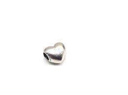 abalorio pandora charm forma de corazon