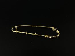 alfiler oro 18k 