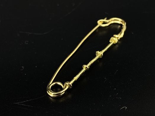 alfiler oro 18k 