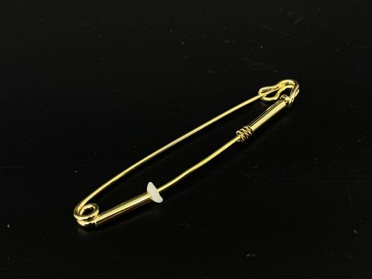 alfiler oro 18k 