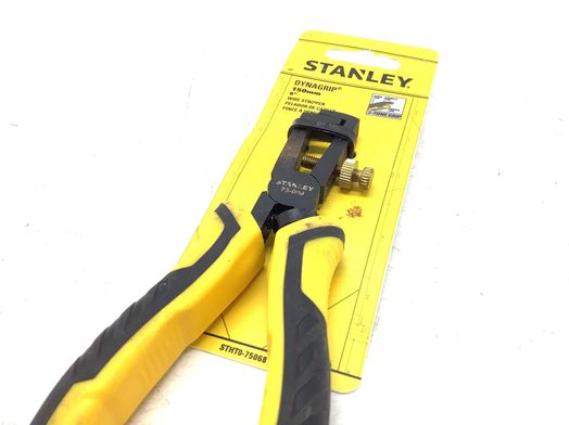 alicates pelacables stanley
