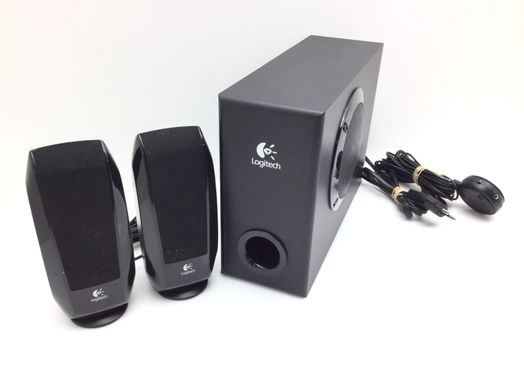 altavoces pc logitech s220