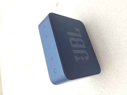 coluna portatil bluetooth jbl go essential 2