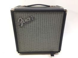 Amplificador Bajo Fender Rumble 15
