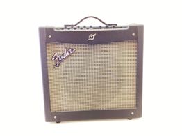 amplificador guitarra fender mustang ii