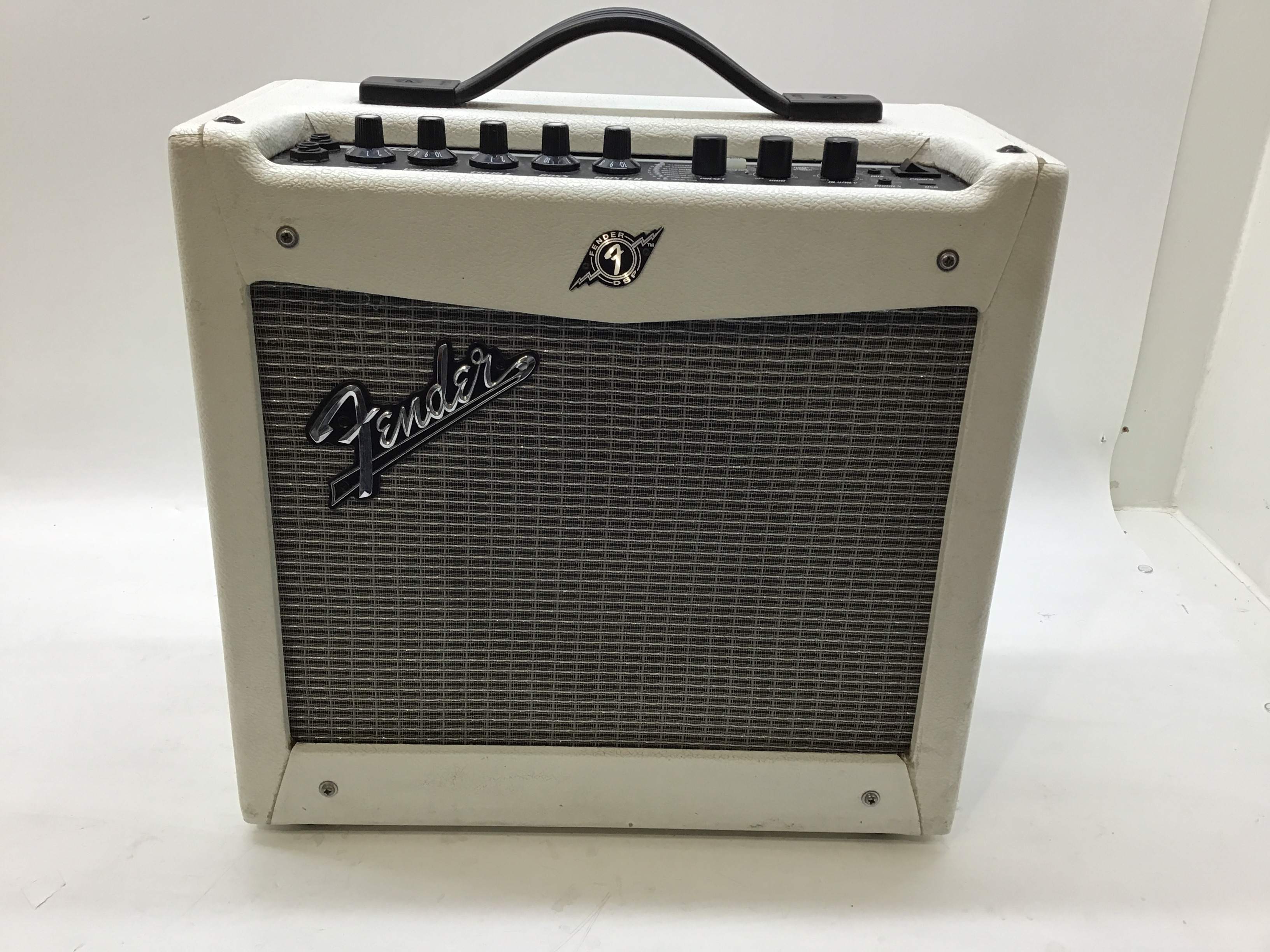 AMPLIFICADOR GUITARRA