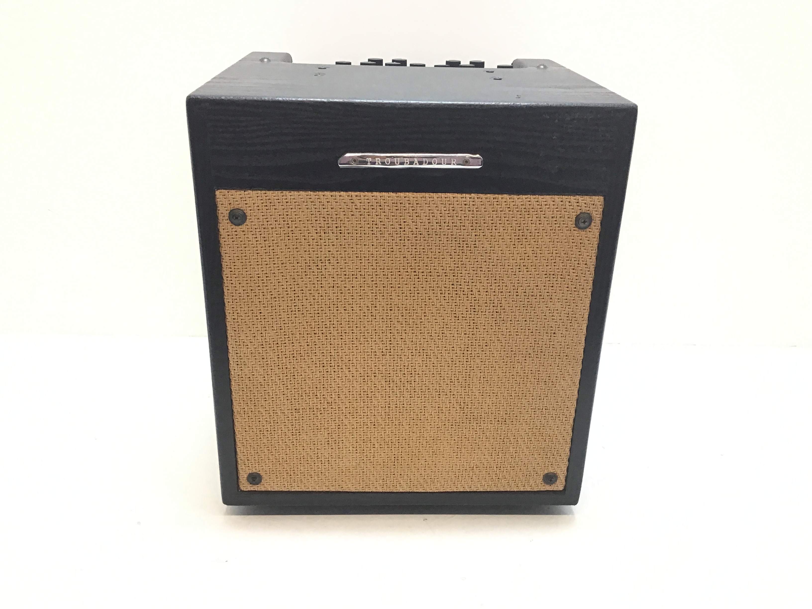 AMPLIFICADOR GUITARRA