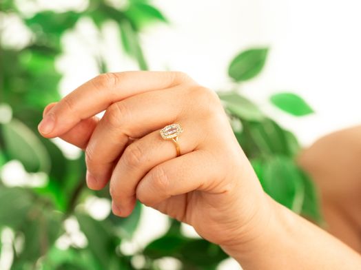 anillo oro 18k con circonita 