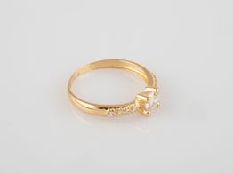 anillo oro 18k con circonita 