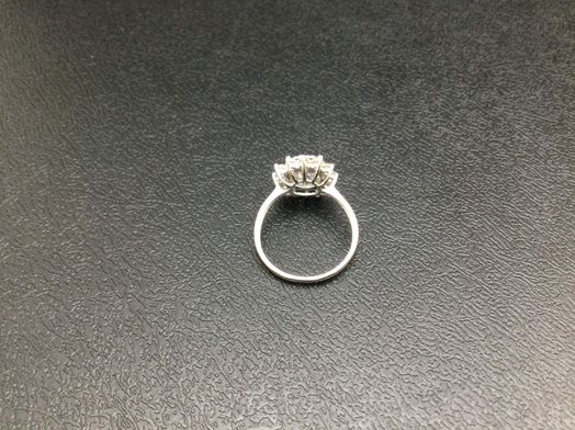 anillo oro 18k con circonita 