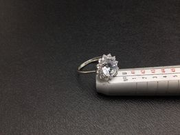 anillo oro 18k con circonita 