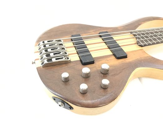 baixo elétrico ibanez btb675