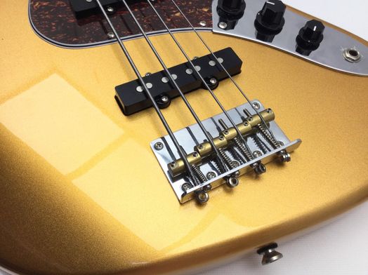 bajo electrico jet guitars jjb-300 gd r - gold rosewood