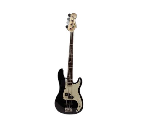 baixo el&eacute;trico squier precision bass
