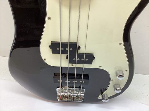 baixo el&eacute;trico squier precision bass