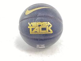 bola de basquetebol nike versa tack