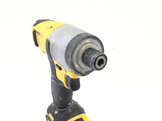 taladro a bateria dewalt dcf815