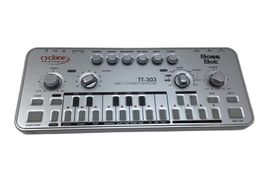 caja de ritmos cyclone tt-303