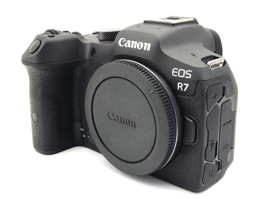 camara digital evil canon eos r7
