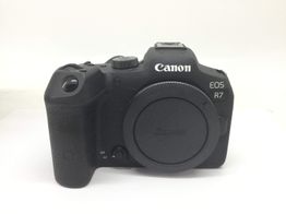 camara digital evil canon eos r7