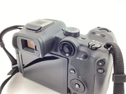 camara digital evil canon eos r7