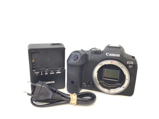 camara digital evil canon eos r7