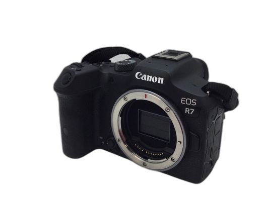 camara digital evil canon eos r7