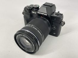 camara digital evil olympus om-d e-m10 mark iv