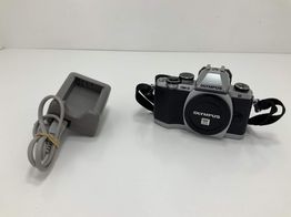 camara digital evil olympus om-d e-m10