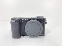 camara digital evil sony alpha a6000 (ilce-6000)