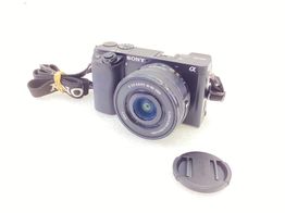 camara digital evil sony alpha a6100 + 16-50 oss