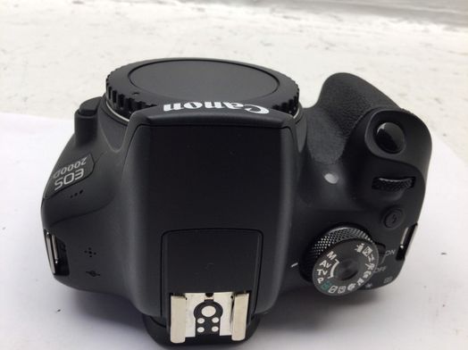 camara digital reflex canon eos 2000d