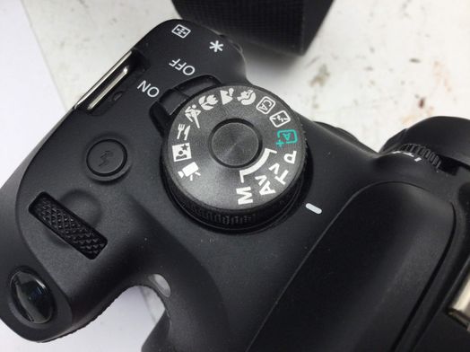 camara digital reflex canon eos 2000d