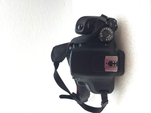 camara digital reflex canon eos 2000d