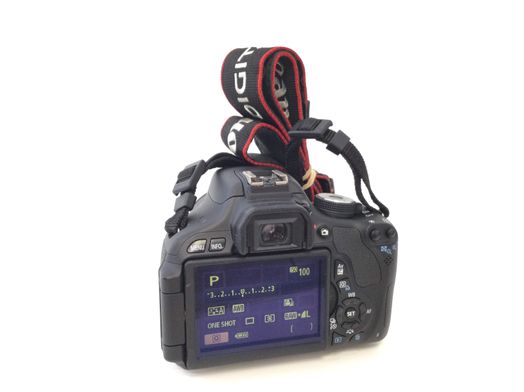 camara digital reflex canon eos 600d+ef-s 18-55mm 1:3.5-5.6 is ii