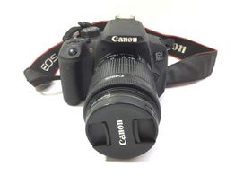 camara digital reflex canon eos 700d+ef-s 18-55mm 1:3.5-5.6 is stm