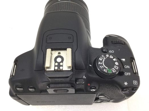 camara digital reflex canon eos 700d+ef-s 18-55mm 1:3.5-5.6 is stm