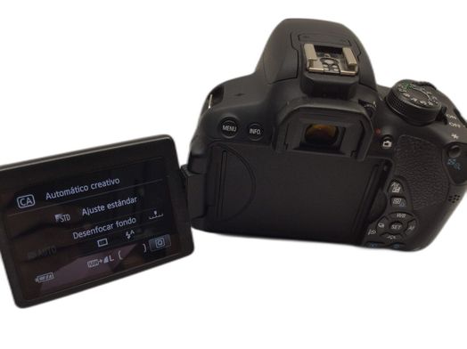 camara digital reflex canon eos 700d