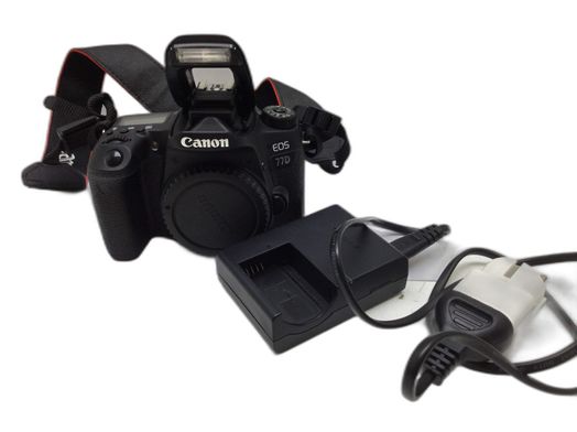 camara digital reflex canon eos 77d