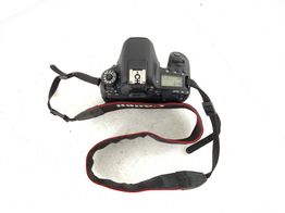 camara digital reflex canon eos 77d