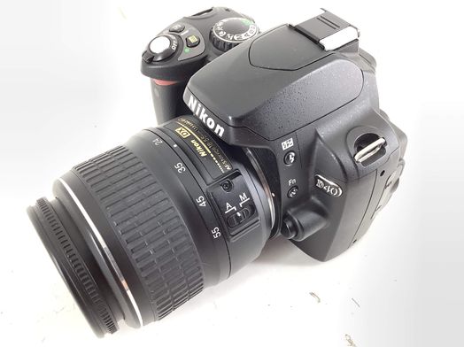 camara digital reflex nikon d40+af-s dx ed 18-55mm 1:3.5-5.6g ii