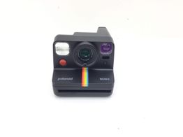 camara instantanea polaroid now+