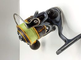 carrete pesca daiwa freams 3000a
